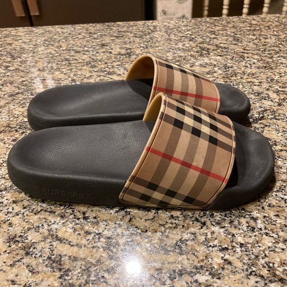Burberry Furley Vintage Check Archive Beige Slides Size 5.5 (36) MSRP $425 - Picture 3 of 6
